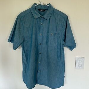 The North Face Men’s Short Sleeve Button-Up Shirt – Size Medium – Blue